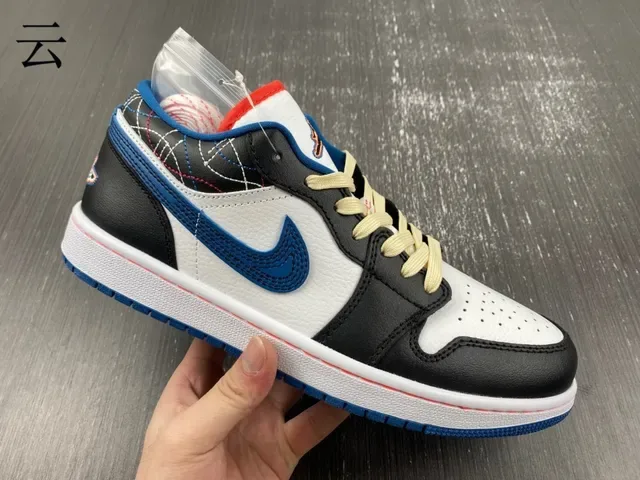 Nike Air Jordan 1 Low White Black Royal Blue 生活休闲鞋 6