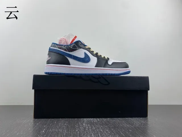 Nike Air Jordan 1 Low White Black Royal Blue 生活休闲鞋 16