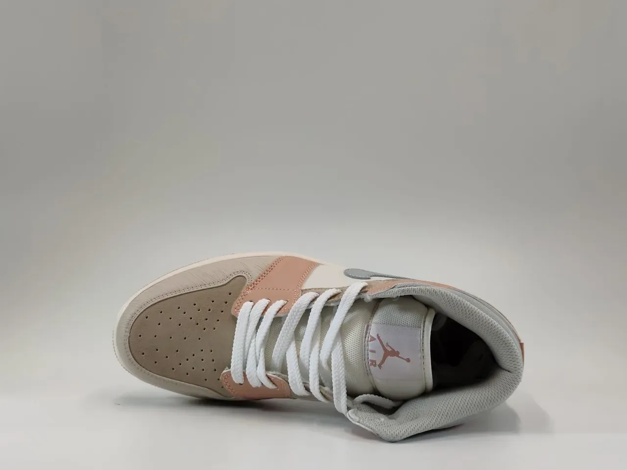 Nike Air Jordan 1 Mid Light Gray and Dusty Rose أحذية كرة السلة 4