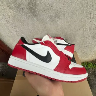 Nike Air Jordan 1 Rouge Blanc Noir Sneakers Lifestyle