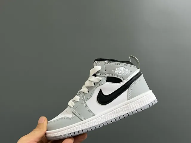 Nike Air Jordan 1 أبيض بنفسجي أسود أحذية كرة السلة 12