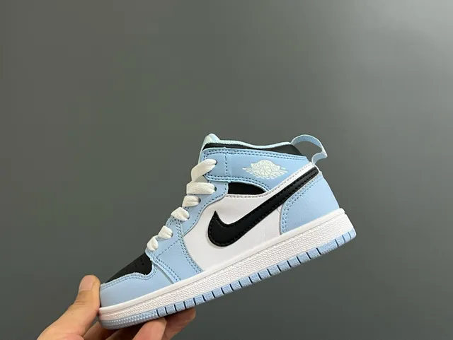 Nike Air Jordan 1 أبيض بنفسجي أسود أحذية كرة السلة 17