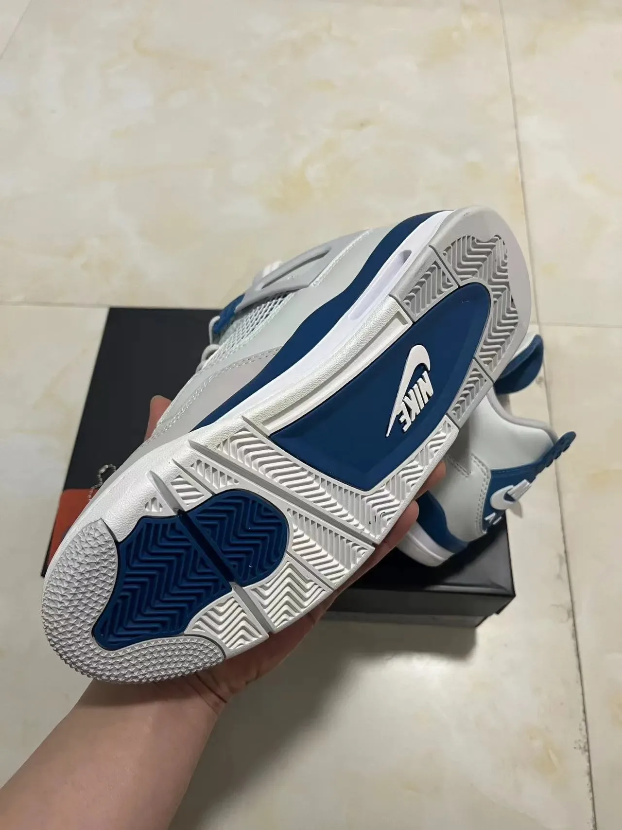 Nike Air Jordan 4 सफेद रॉयल ब्लू बास्केटबॉल जूते 7