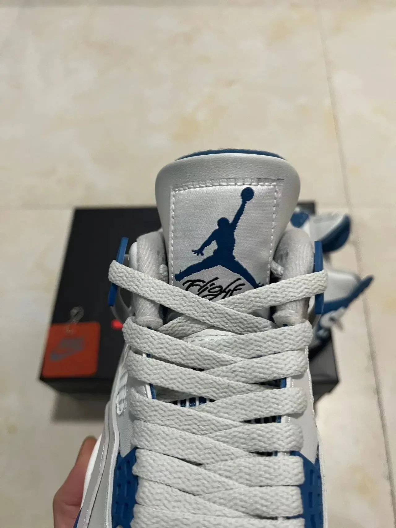 Nike Air Jordan 4 सफेद रॉयल ब्लू बास्केटबॉल जूते 9