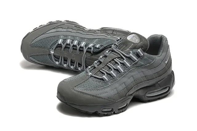 Nike Air Max 95 Black Volt Lifestyle Sneakers 24