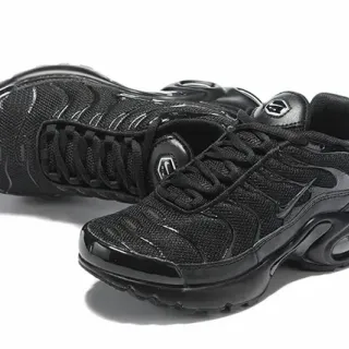 Sneakers lifestyle Nike Air Max Plus noir monocrome