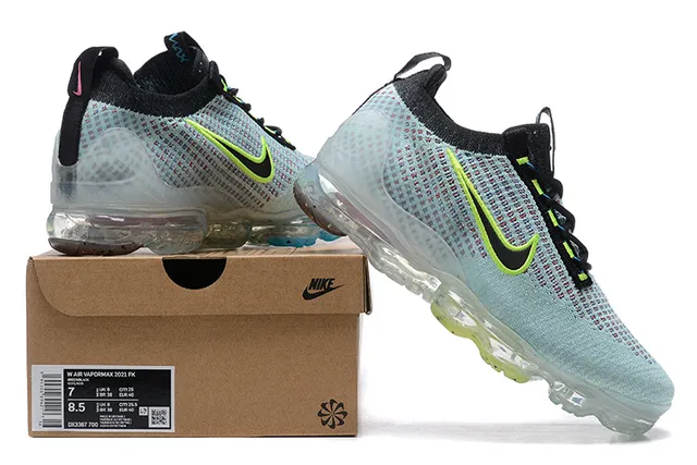 Nike Air VaporMax Plus Light Blue Neon Green 跑鞋 8