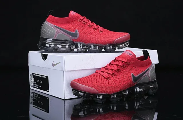 Nike Air VaporMax 红色 Flyknit 跑鞋 10