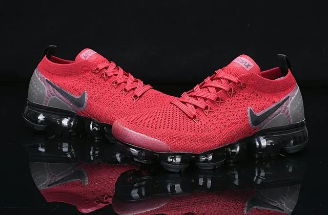 Nike Air VaporMax 红色 Flyknit 跑鞋 11