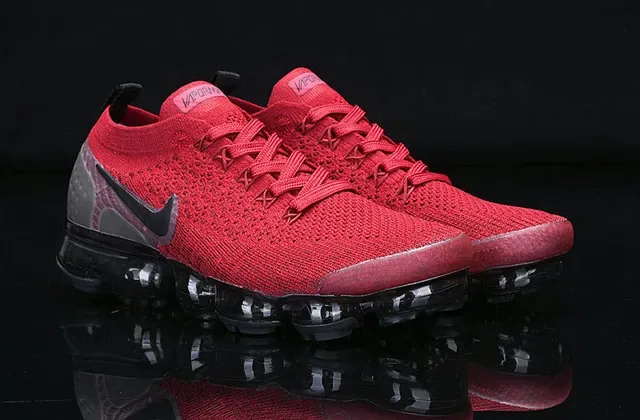 Nike Air VaporMax 红色 Flyknit 跑鞋 16