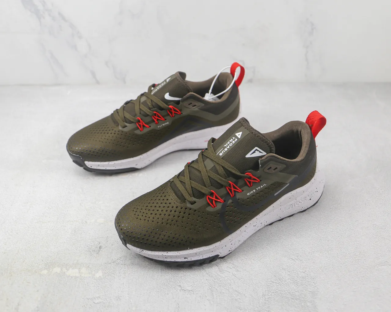 Nike Army Green Red Knit Mesh Upper Speckled White Midsole Running Shoes 4