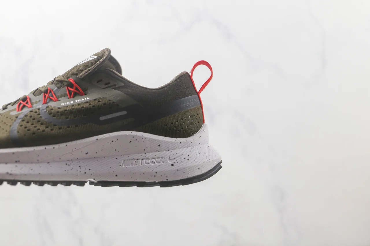 Nike Army Green Red Knit Mesh Upper Speckled White Midsole Running Shoes 7