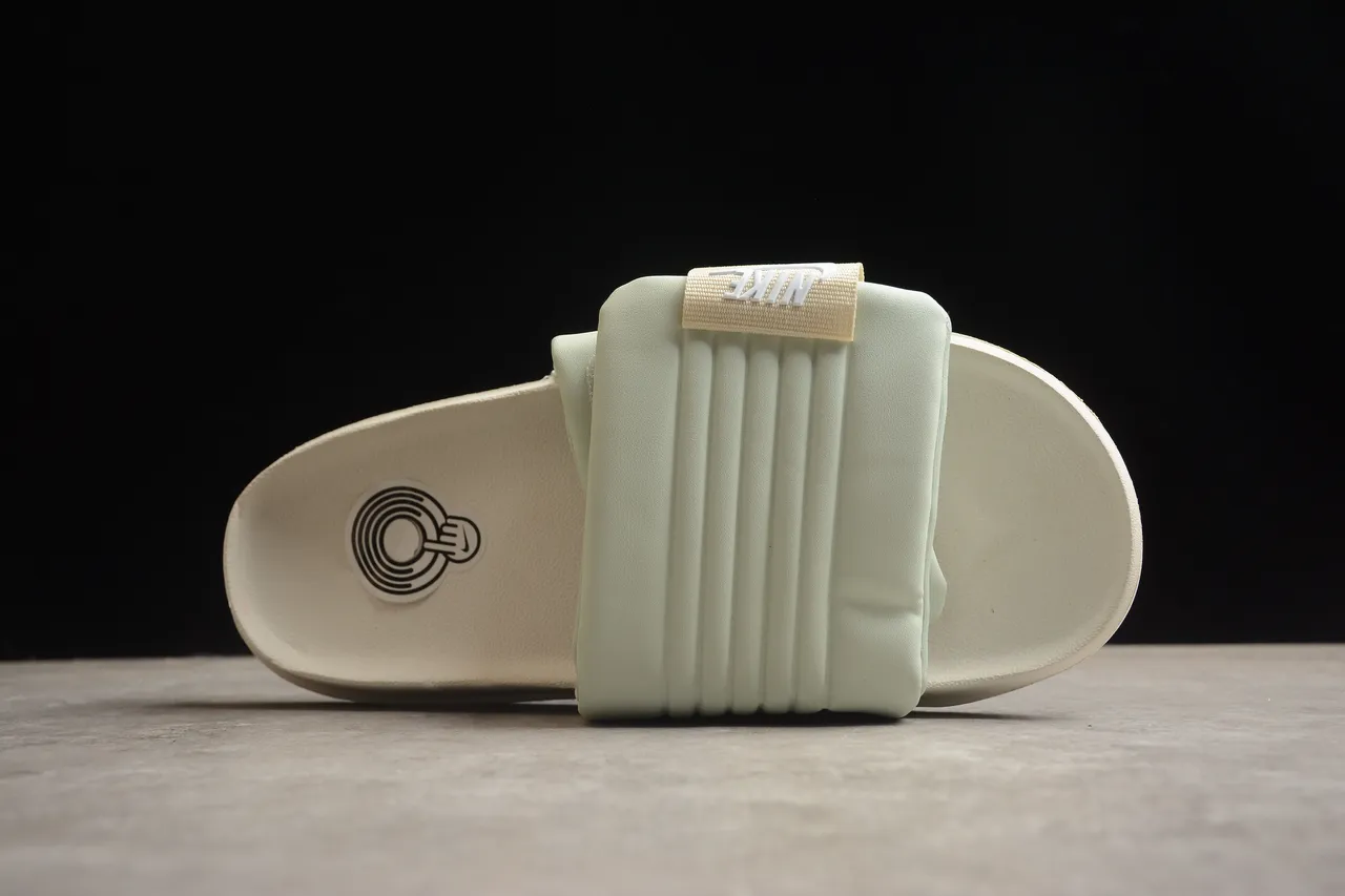 Nike Benassi JDI Verde Menta Pálido Sandálias 11