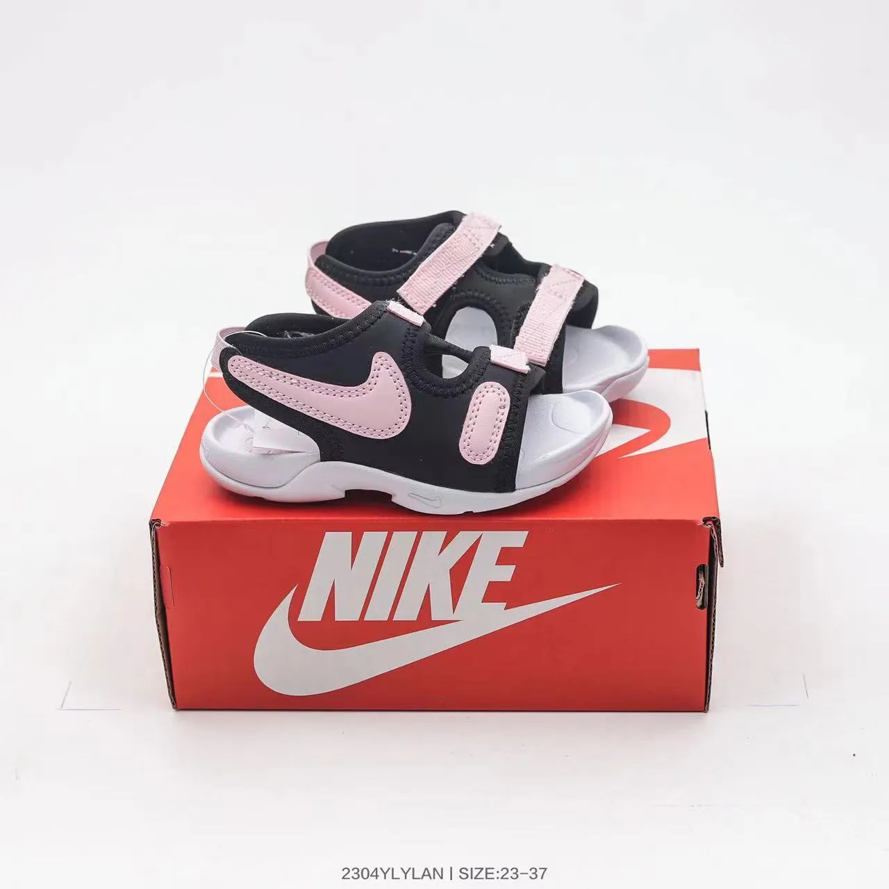 Nike Black and White Adjustable Strap Casual Sandals 9