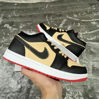 Nike أسود وبيج منخفض القمة جلدي وصناعي علوي حذاء رياضي أسلوب حياة