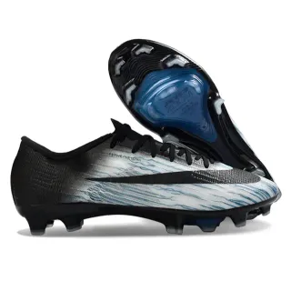 Nike Sapatos de futebol preto e azul de baixo corte com upper Flyweave para terreno firme