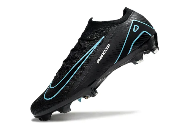 Nike Sapatos de futebol pretos e azuis de corte baixo com upper de knit, overlay de gaiola dinâmica e para gramado firme 3