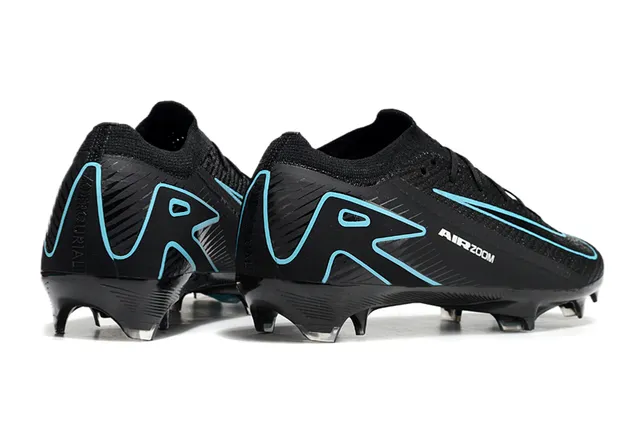 Nike Sapatos de futebol pretos e azuis de corte baixo com upper de knit, overlay de gaiola dinâmica e para gramado firme 5