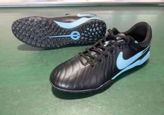 Nike काला नीला लो-कट सिंथेटिक अपर टेक्स्चर्ड फोरफुट टर्फ फुटबॉल जूते 8