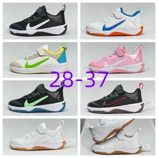 Nike काला हरा लो-टॉप हुक-एंड-लूप स्ट्रैप बास्केटबॉल जूते