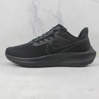 Nike Tênis de Corrida Pretos Monocromáticos com Upper de Malha Ingenheirada
