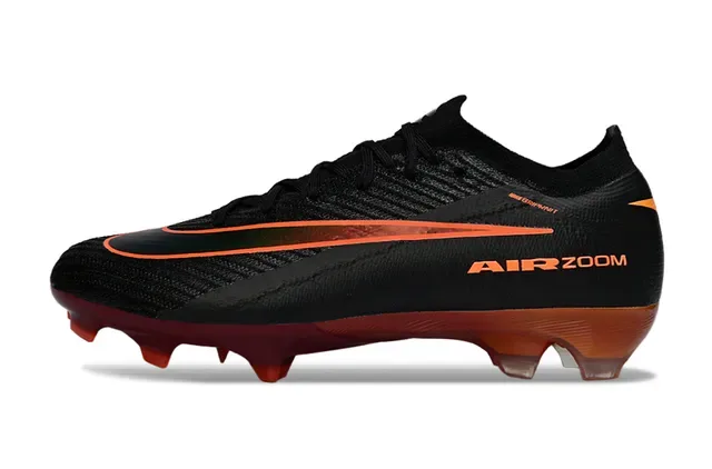 Nike Chaussures de football avec empeigne en maille noires et oranges, col bas, terrain ferme 5