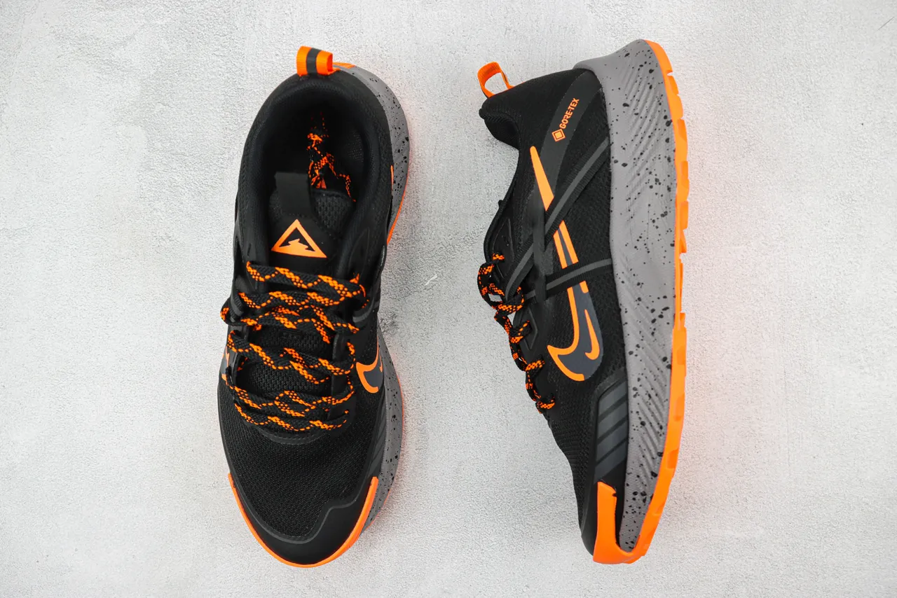 Nike काली नारंगी जाली और सिंथेटिक अपर GORE-TEX वॉटरप्रूफिंग रनिंग शूज 3