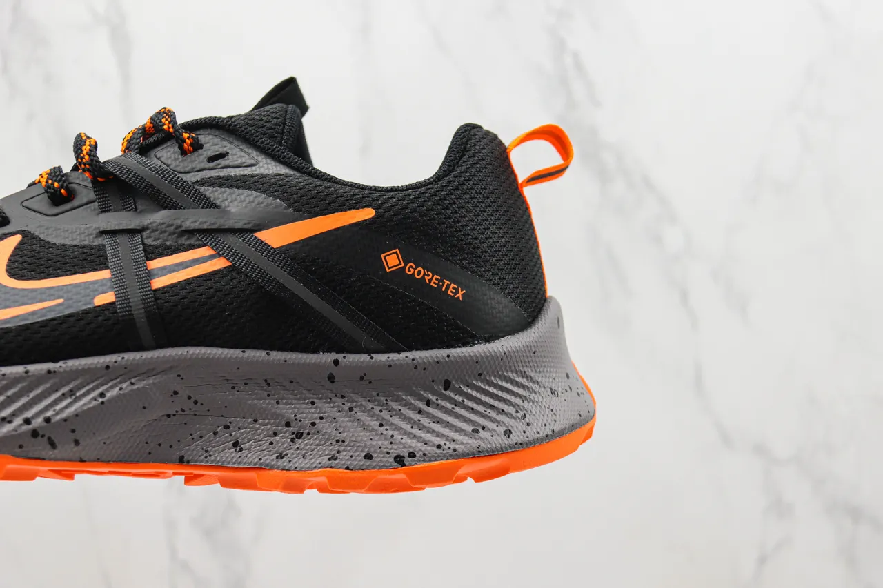 Nike काली नारंगी जाली और सिंथेटिक अपर GORE-TEX वॉटरप्रूफिंग रनिंग शूज 7