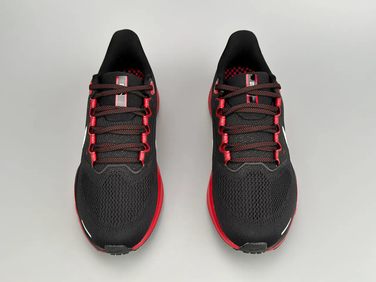 Nike Black Red Engineered Mesh Upper Gradient Midsole Running Shoes 9