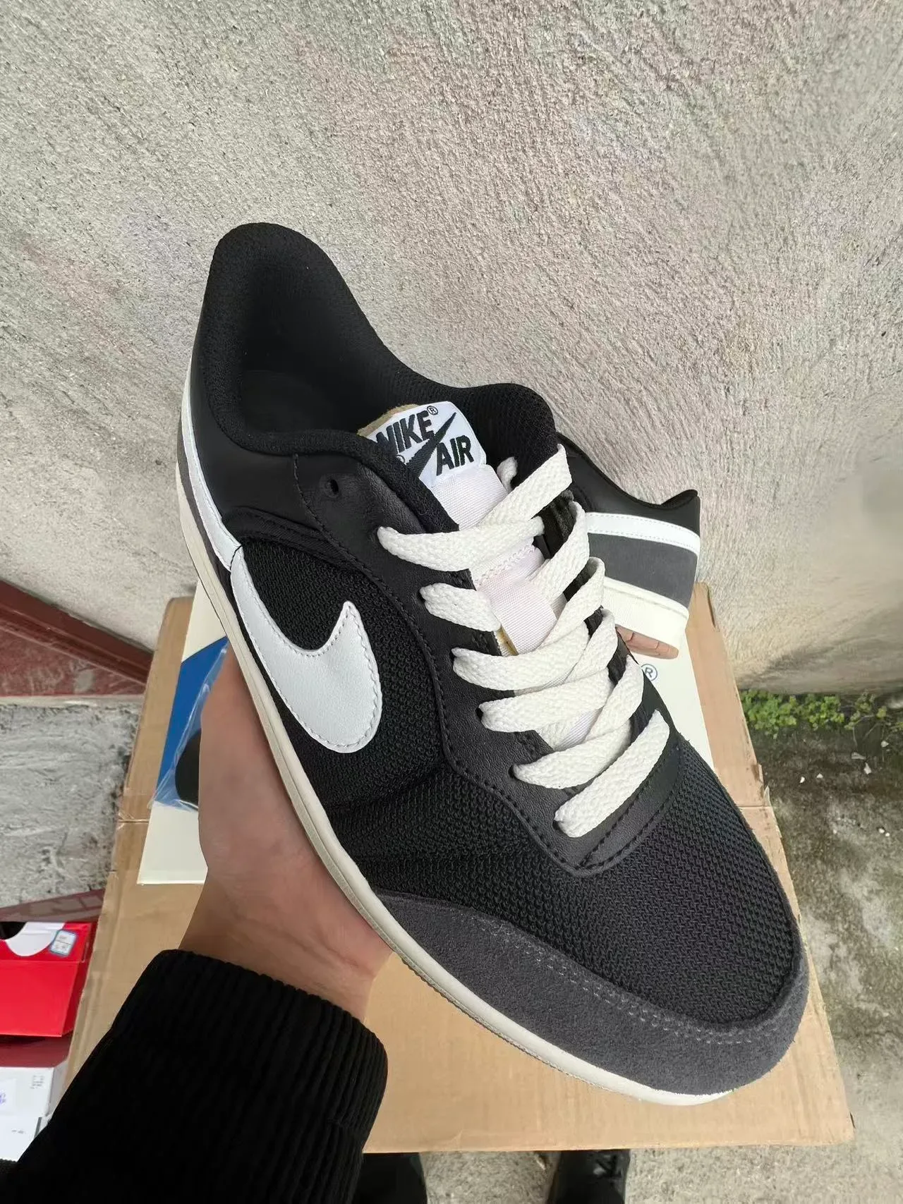 Nike Black White Low-Top Suede-Mesh Upper Lifestyle Sneakers 2
