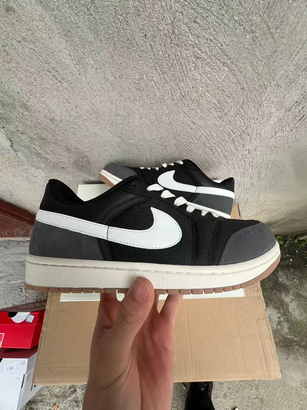 Nike Black White Low-Top Suede-Mesh Upper Lifestyle Sneakers 6