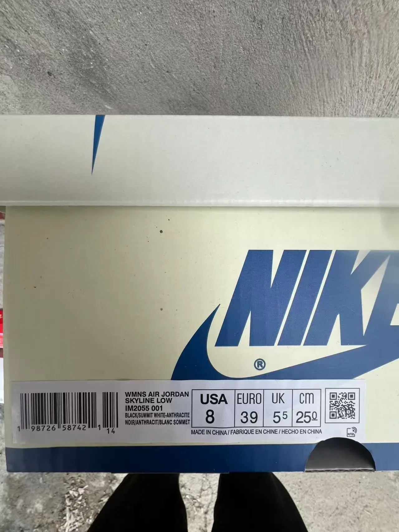 Nike Black White Low-Top Suede-Mesh Upper Lifestyle Sneakers 9