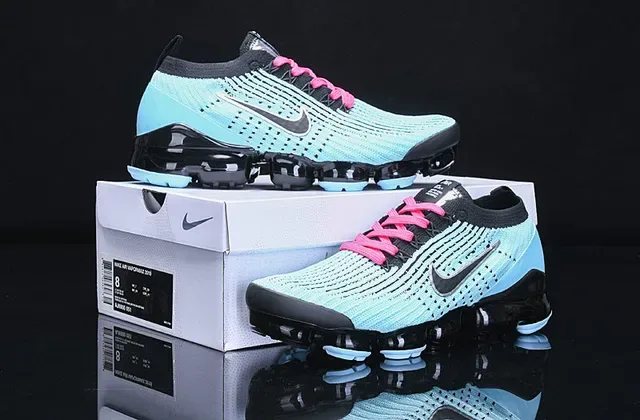 Nike 蓝粉 Flyknit 鞋面 可见 Air Cushioning 单元 生活方式运动鞋 6