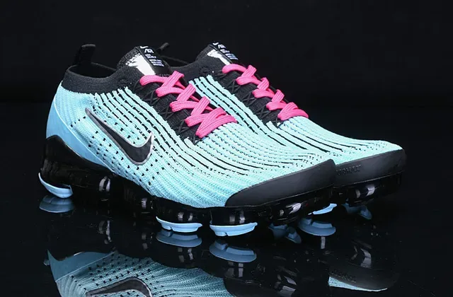 Nike 蓝粉 Flyknit 鞋面 可见 Air Cushioning 单元 生活方式运动鞋 12