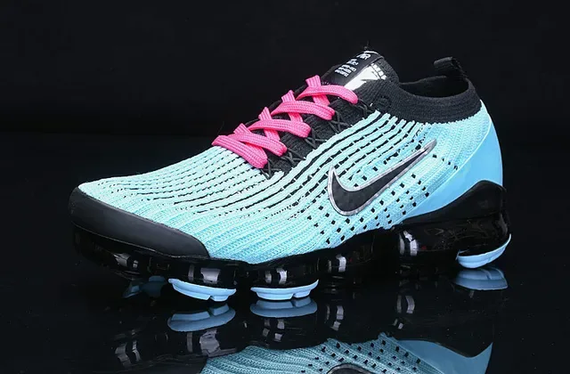 Nike 蓝粉 Flyknit 鞋面 可见 Air Cushioning 单元 生活方式运动鞋 13