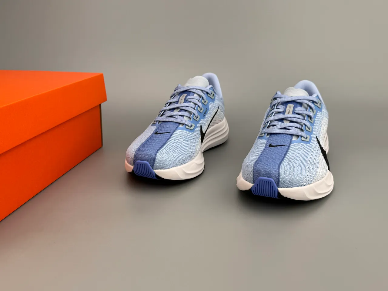 Nike Blue White Engineered Knit Upper Full-Length ZoomX Midsole Running Shoes 3