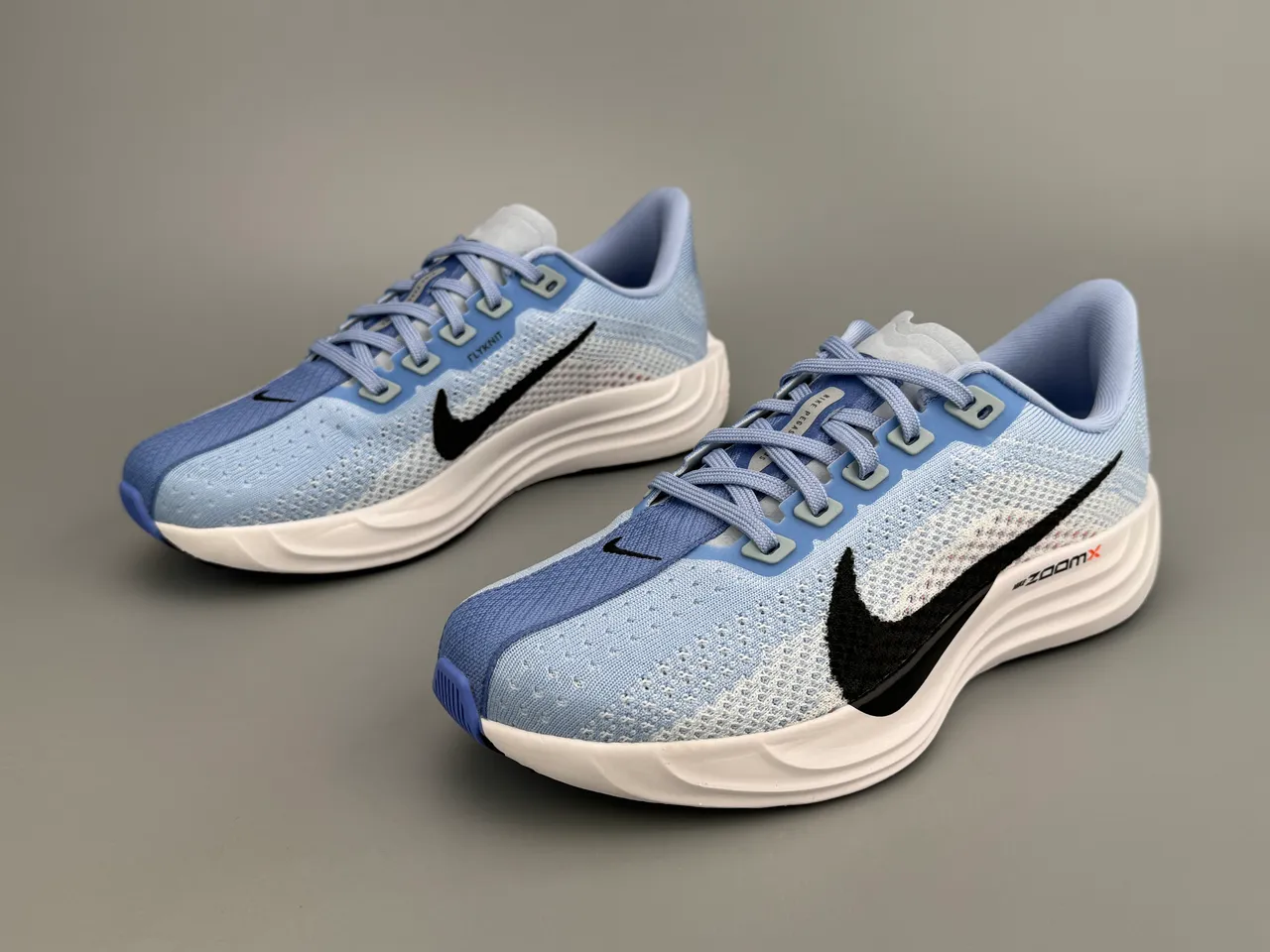 Nike Blue White Engineered Knit Upper Full-Length ZoomX Midsole Running Shoes 5