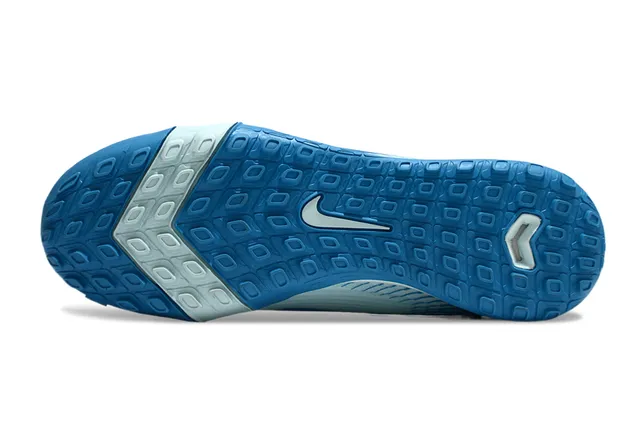 Nike नीला सफेद कनिट ऊपरी डायनामिक केज ओवरले टर्फ सॉकर जूते 6