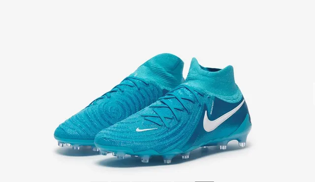 Nike Bleu Blanc Tricoté Flyknit Supérieur Col de Type Chaussette Terrain Firme Chaussures de Football 2
