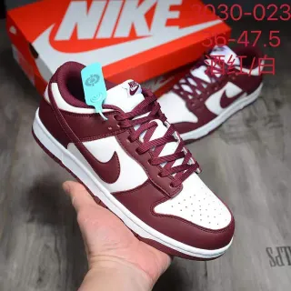 Nike Dunk Low Borgonha e Branco Tênis Lifestyle