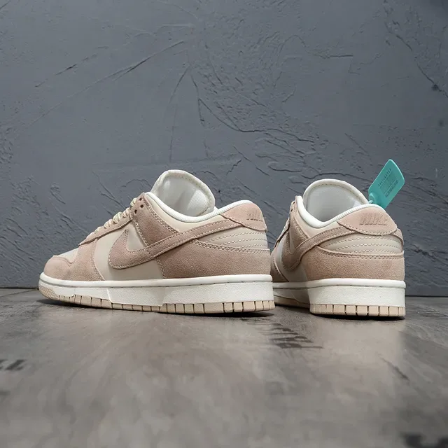 Nike Dunk Low Light Brown Lifestyle Sneakers 3