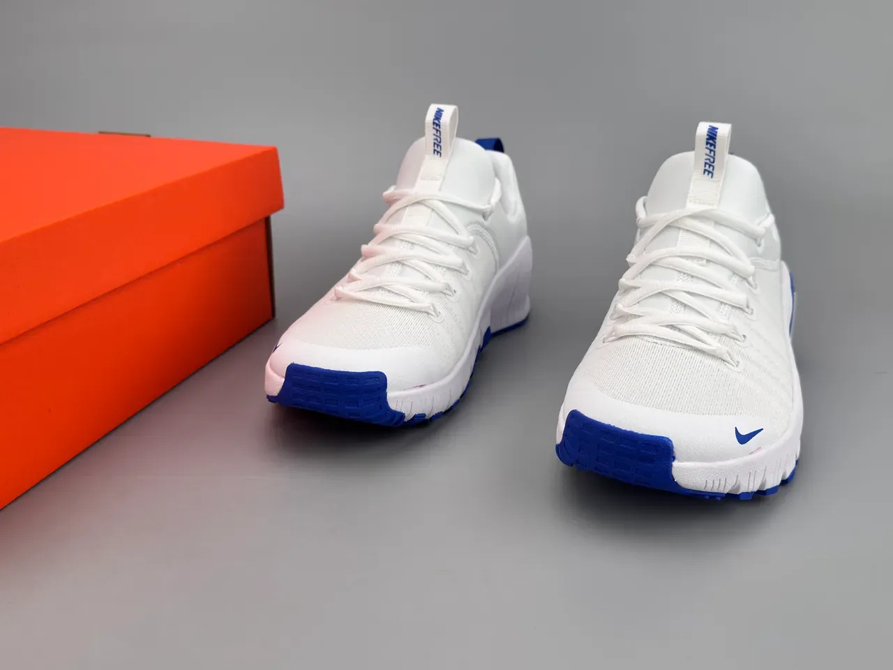 Nike Free RN সাদা এবং রয়েল ব্লু রানিং শু 3