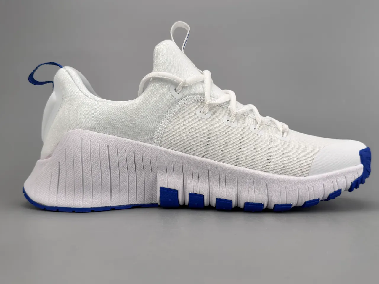 Nike Free RN সাদা এবং রয়েল ব্লু রানিং শু 10