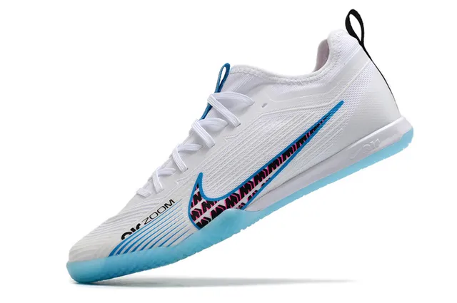 Nike सुनहरा काला धातुकी तांबा ऊपरी लेस और कॉलर इनडोर सॉकर जूते 20