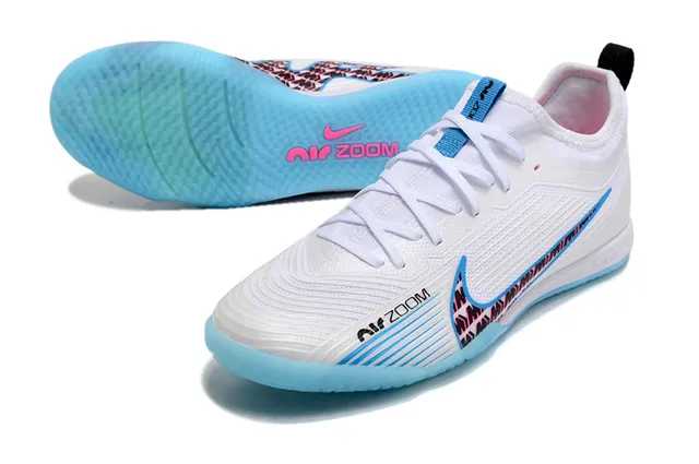 Nike सुनहरा काला धातुकी तांबा ऊपरी लेस और कॉलर इनडोर सॉकर जूते 22