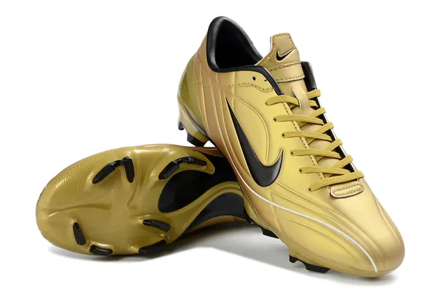 Nike Chaussures de football avec empeigne synthétique or noir métallique Swoosh et accents pour sol ferme 4