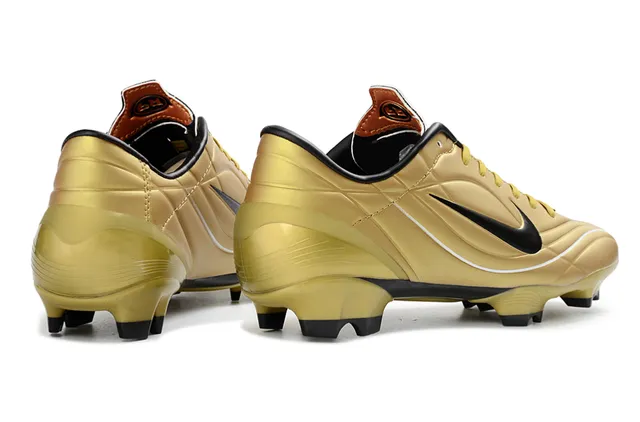 Nike Chaussures de football avec empeigne synthétique or noir métallique Swoosh et accents pour sol ferme 5