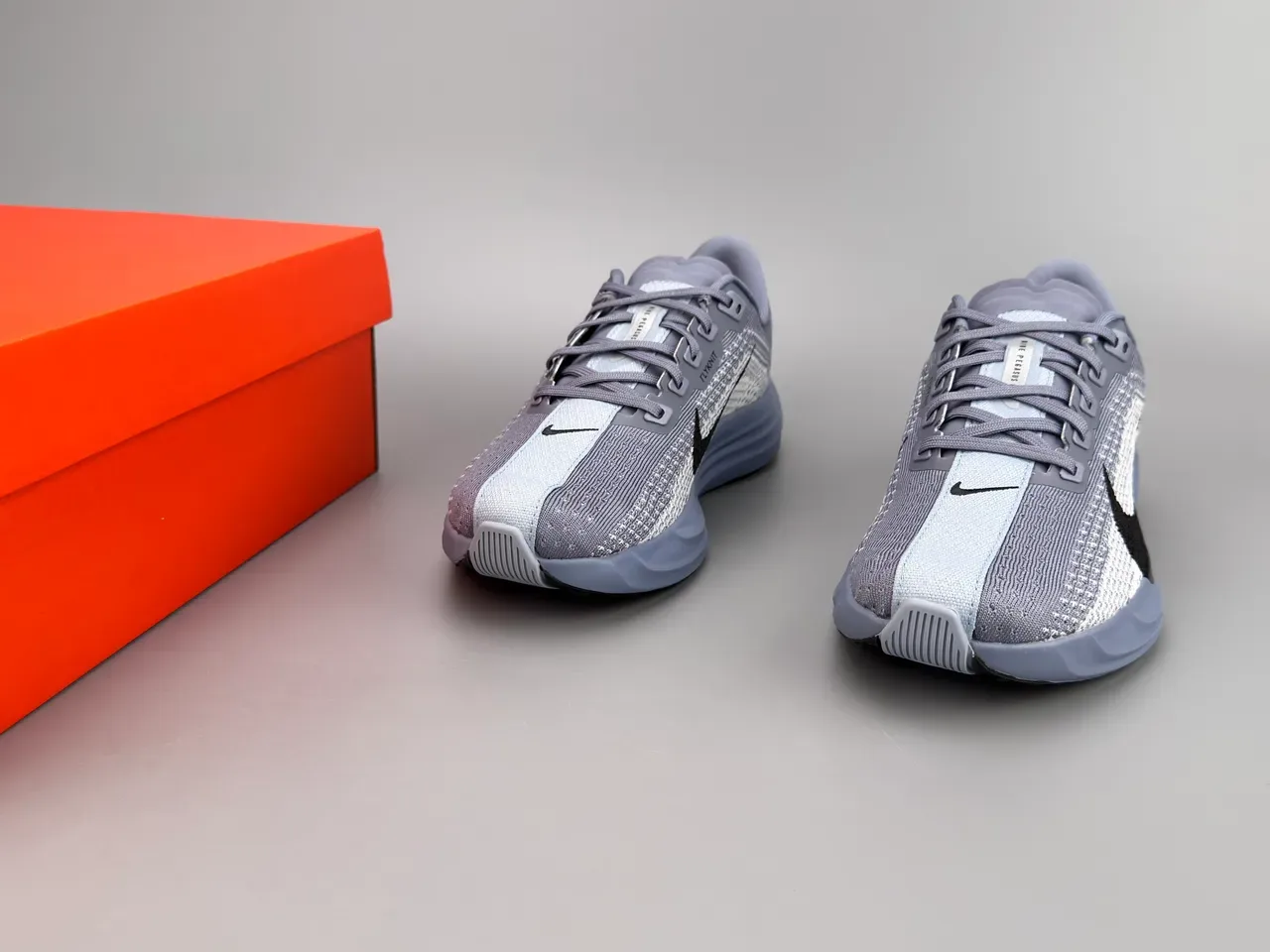 Nike Gray Black Knit Upper Gradient Pattern Running Shoes 3
