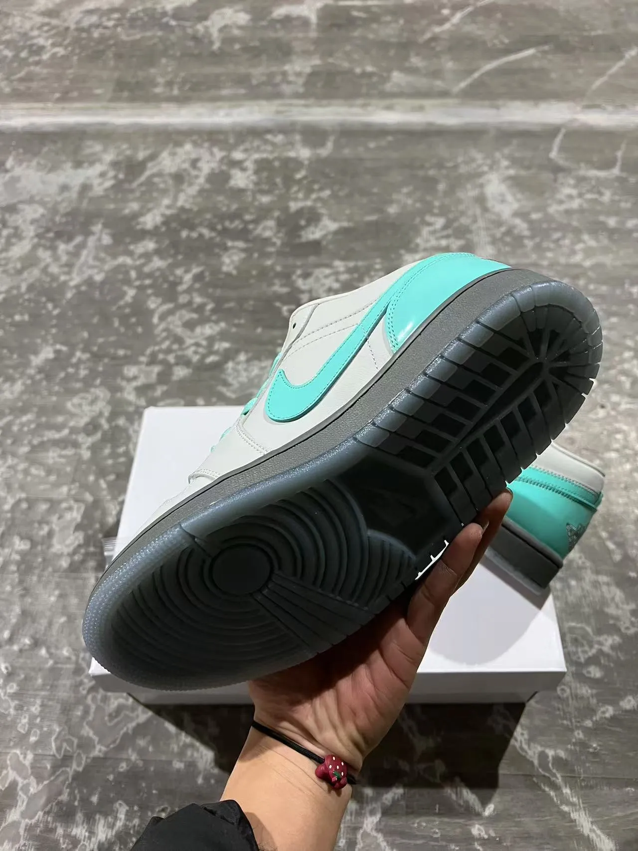 Nike Gray Blue Low-Top Leather Upper Lifestyle Sneakers 6