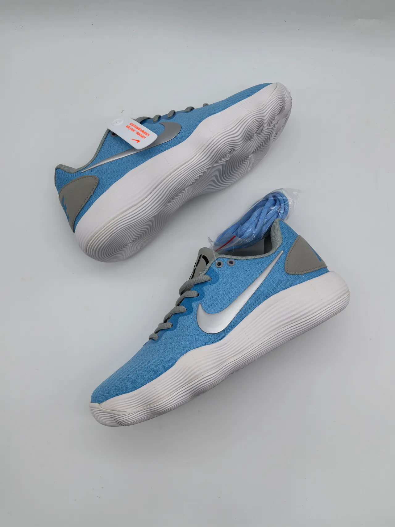 Nike Hyperdunk Blue Gray Low-Top Silhouette Sculpted Wavy White Midsole Basketball Shoes 3